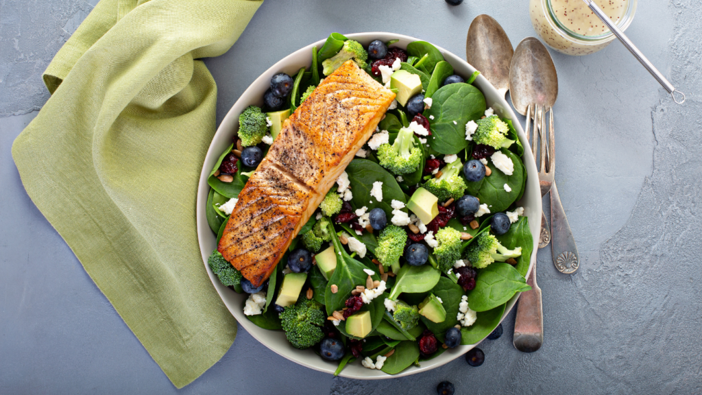 Recipe: Easy Salmon-Spinach Salad - Menopause Network